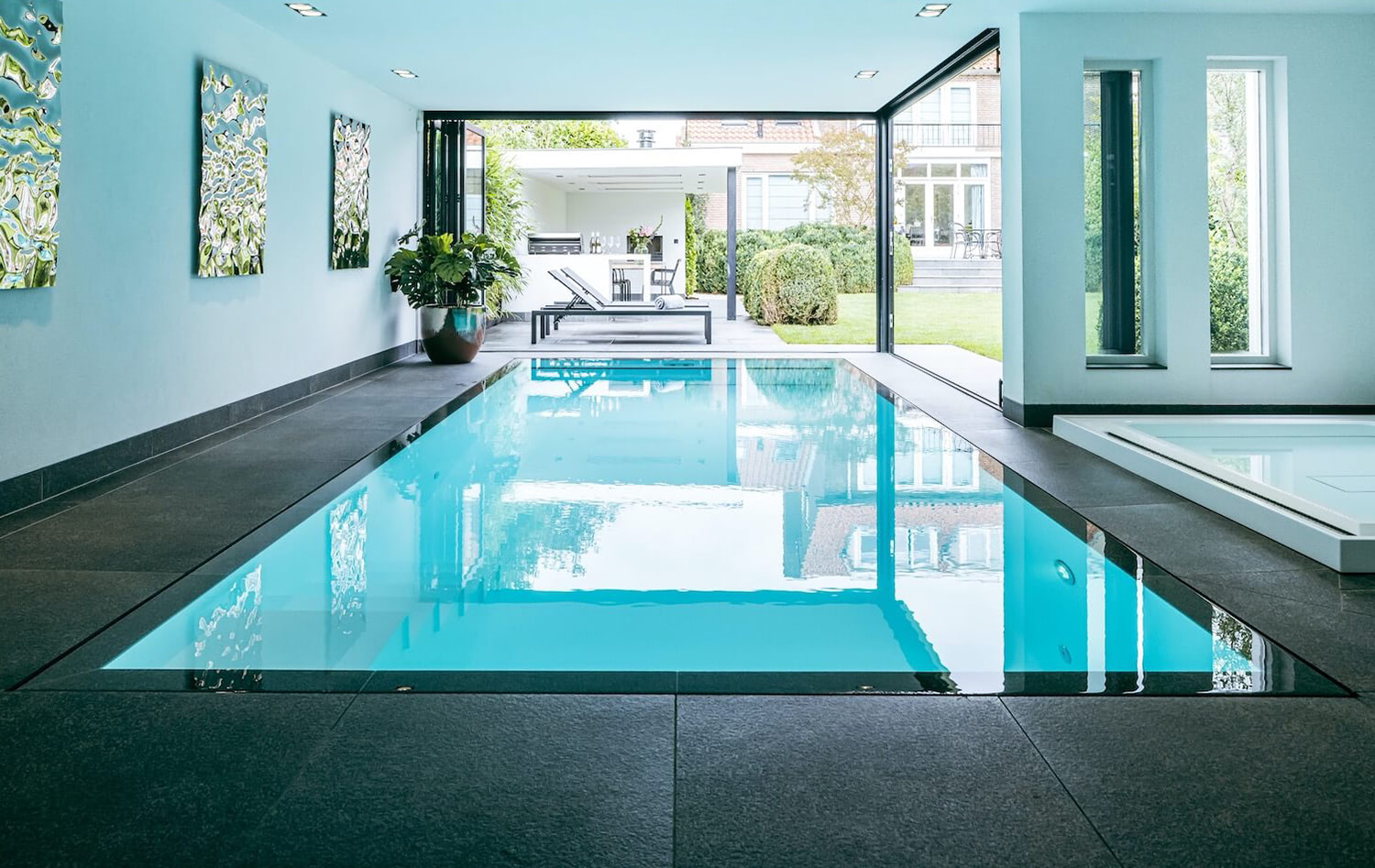 Piscine intérieure Suisse