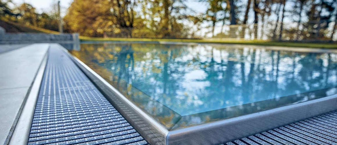Piscine inox à débordement Designo Piscines